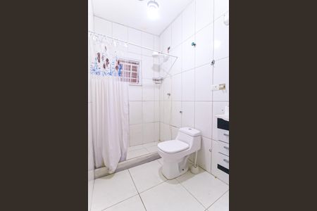 Banheiro de casa para alugar com 1 quarto, 54m² em Encantado, Rio de Janeiro