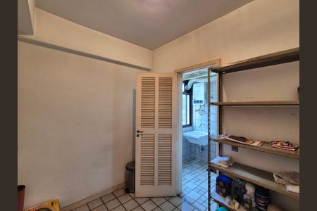 Apartamento para alugar com 130m², 4 quartos e 2 vagasQuarto de Serviço 