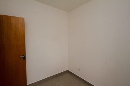 Quarto de apartamento para alugar com 2 quartos, 35m² em Vila Antonieta, São Paulo