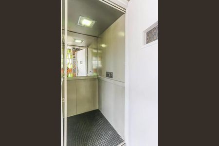 Casa à venda com 320m², 4 quartos e 2 vagas