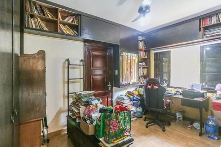 Casa à venda com 4 quartos, 320m² em Rio Pequeno, São Paulo