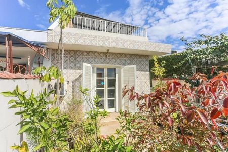 Casa à venda com 320m², 4 quartos e 2 vagas