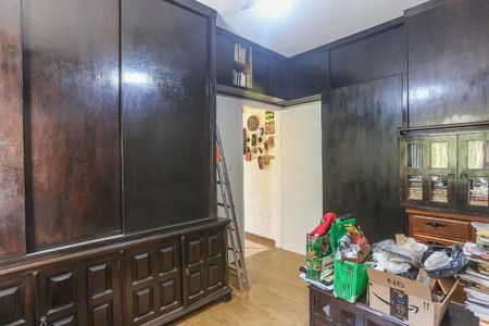 Casa à venda com 320m², 4 quartos e 2 vagas