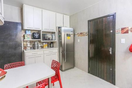 Casa à venda com 320m², 4 quartos e 2 vagas