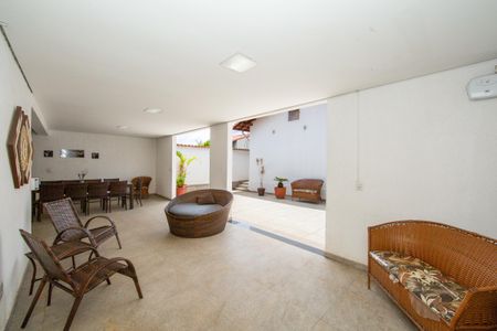 Casa à venda com 273m², 3 quartos e 2 vagas Casa à venda com 273m², 3 quartos e 2 vagasAREA LIVRE