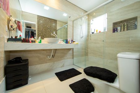 Casa à venda com 273m², 3 quartos e 2 vagas Casa à venda com 273m², 3 quartos e 2 vagasBANHEIRO3