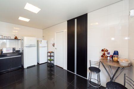 Casa à venda com 273m², 3 quartos e 2 vagas Casa à venda com 273m², 3 quartos e 2 vagasCOZINHA