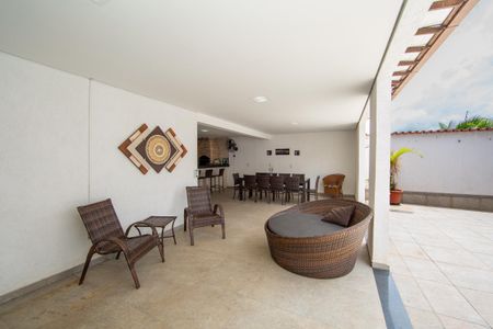 Casa à venda com 273m², 3 quartos e 2 vagas Casa à venda com 273m², 3 quartos e 2 vagasAREA LIVRE