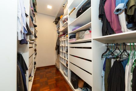 Casa à venda com 273m², 3 quartos e 2 vagas Casa à venda com 273m², 3 quartos e 2 vagasCLOSET QUARTO2