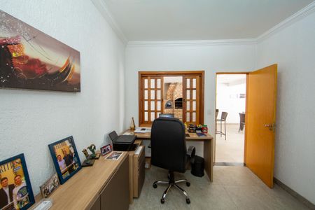 Casa à venda com 273m², 3 quartos e 2 vagas Casa à venda com 273m², 3 quartos e 2 vagasESCRITORIO