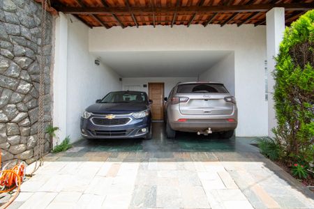 Casa à venda com 273m², 3 quartos e 2 vagas Casa à venda com 273m², 3 quartos e 2 vagasGARAGEM