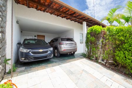 Casa à venda com 273m², 3 quartos e 2 vagas Casa à venda com 273m², 3 quartos e 2 vagasGARAGEM