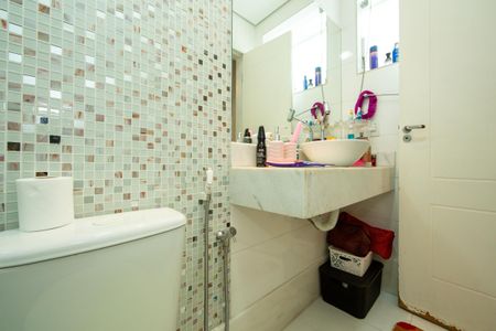 Casa à venda com 273m², 3 quartos e 2 vagas Casa à venda com 273m², 3 quartos e 2 vagasBANHEIRO2