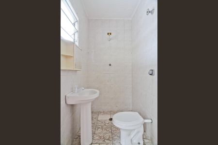 Casa à venda com 130m², 3 quartos e 2 vagas Casa à venda com 130m², 3 quartos e 2 vagasBanheiro