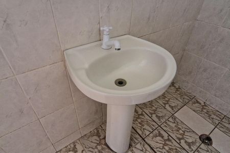 Casa à venda com 130m², 3 quartos e 2 vagas Casa à venda com 130m², 3 quartos e 2 vagasBanheiro