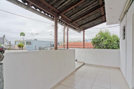 Casa à venda com 130m², 3 quartos e 2 vagas Casa à venda com 130m², 3 quartos e 2 vagasÁrea externa