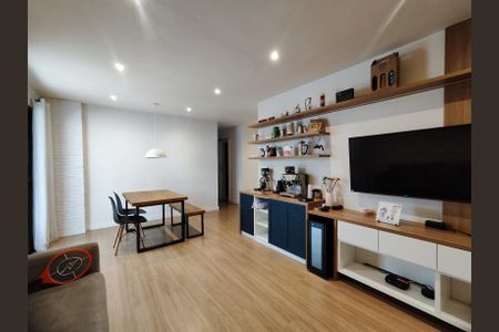 Apartamento à venda com 109m², 3 quartos e 2 vagas Apartamento à venda com 109m², 3 quartos e 2 vagasSala