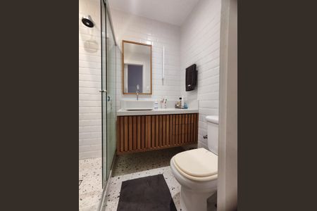 Apartamento à venda com 109m², 3 quartos e 2 vagas Apartamento à venda com 109m², 3 quartos e 2 vagasBanheiro social