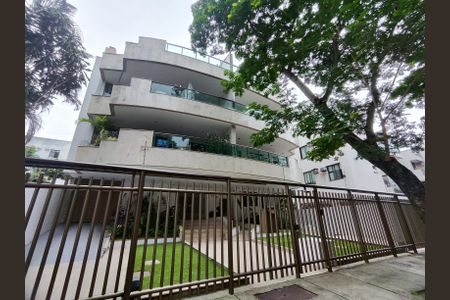 Apartamento à venda com 109m², 3 quartos e 2 vagas Apartamento à venda com 109m², 3 quartos e 2 vagasFachada