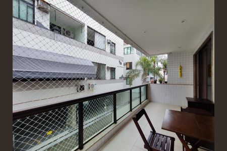 Apartamento à venda com 109m², 3 quartos e 2 vagas Apartamento à venda com 109m², 3 quartos e 2 vagasVaranda