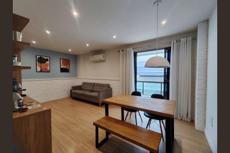 Apartamento à venda com 109m², 3 quartos e 2 vagas Apartamento à venda com 109m², 3 quartos e 2 vagasSala