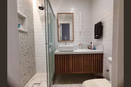 Apartamento à venda com 109m², 3 quartos e 2 vagas Apartamento à venda com 109m², 3 quartos e 2 vagasBanheiro social