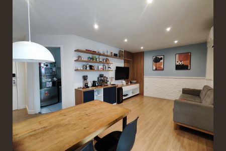 Apartamento à venda com 109m², 3 quartos e 2 vagas Apartamento à venda com 109m², 3 quartos e 2 vagasSala