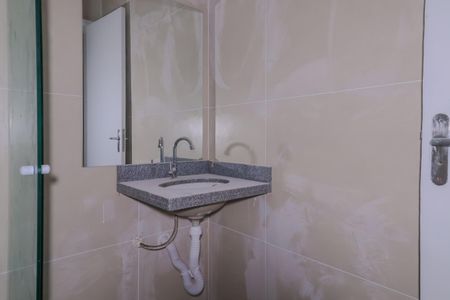 Banheiro de apartamento para alugar com 1 quarto, 42m² em Jardim Itapark Velho, Mauá