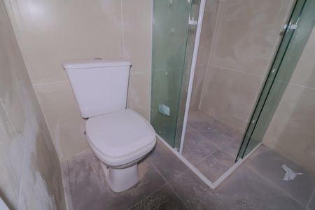 Banheiro de apartamento para alugar com 1 quarto, 42m² em Jardim Itapark Velho, Mauá