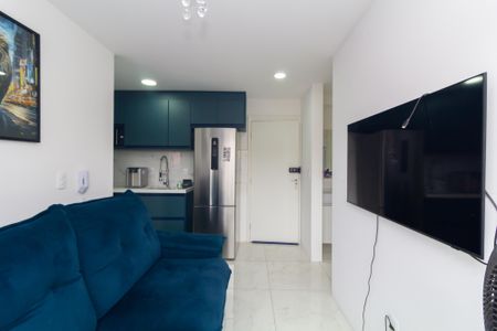 Sala de apartamento para alugar com 2 quartos, 38m² em Vila Carmosina, São Paulo