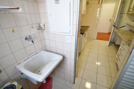 Apartamento à venda com 67m², 3 quartos e 1 vagaÁrea de Serviço