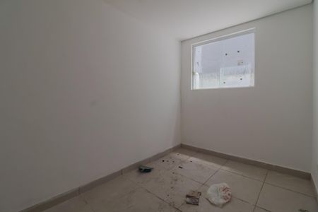 Quarto 1 de apartamento para alugar com 2 quartos, 44m² em Jardim Itapark Velho, Mauá