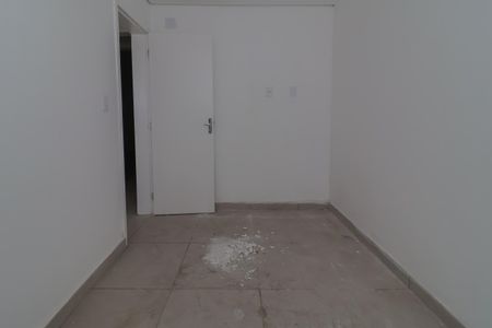Quarto 1 de apartamento para alugar com 2 quartos, 44m² em Jardim Itapark Velho, Mauá