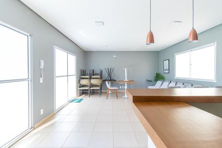 Apartamento para alugar com 47m², 2 quartos e 1 vaga Apartamento para alugar com 47m², 2 quartos e 1 vagaÁrea comum - Salão de festas
