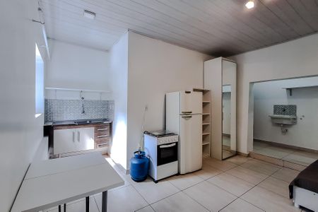 Cozinha de kitnet/studio para alugar com 1 quarto, 26m² em Aclimação, São Paulo