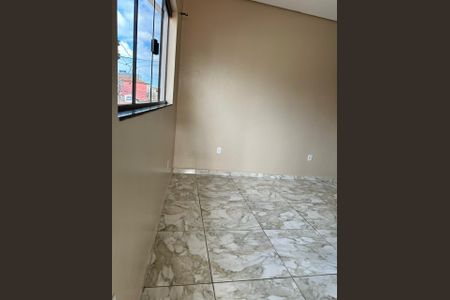 Apartamento para alugar com 2 quartos, 60m² em QR 212, Brasília