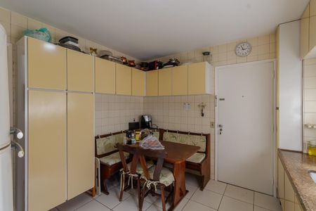 Apartamento à venda com 92m², 3 quartos e 2 vagasCozinha