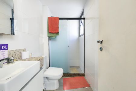 Apartamento à venda com 151m², 4 quartos e 2 vagas Apartamento à venda com 151m², 4 quartos e 2 vagasBanheiro da Suite 1