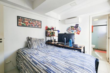 Apartamento à venda com 151m², 4 quartos e 2 vagas Apartamento à venda com 151m², 4 quartos e 2 vagasSuite 1