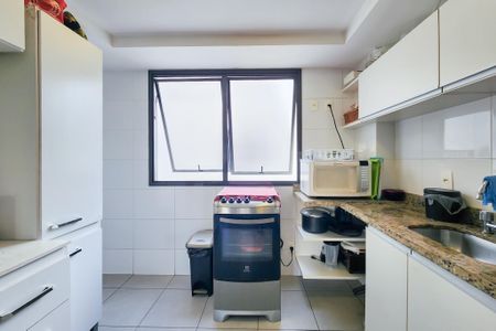 Apartamento à venda com 151m², 4 quartos e 2 vagas Apartamento à venda com 151m², 4 quartos e 2 vagasCozinha