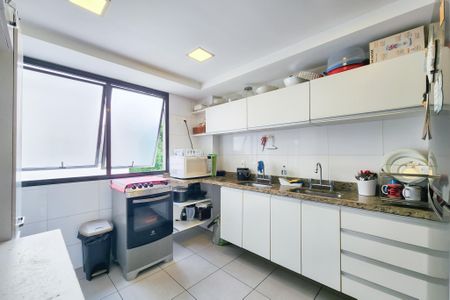 Apartamento à venda com 151m², 4 quartos e 2 vagas Apartamento à venda com 151m², 4 quartos e 2 vagasCozinha