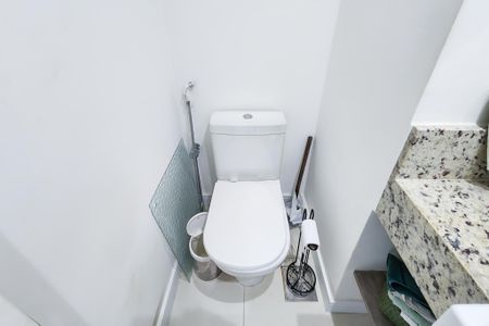 Apartamento à venda com 151m², 4 quartos e 2 vagas Apartamento à venda com 151m², 4 quartos e 2 vagasLavabo