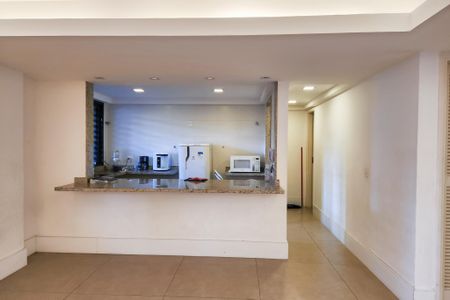 Apartamento à venda com 151m², 4 quartos e 2 vagas Apartamento à venda com 151m², 4 quartos e 2 vagasÁrea comum - Salão de festas