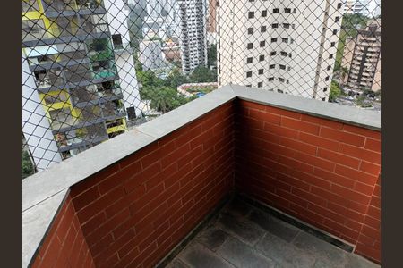 Apartamento à venda com 107m², 3 quartos e 2 vagasFoto 01