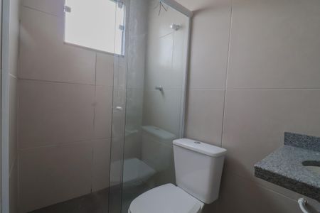 Banheiro de apartamento para alugar com 1 quarto, 38m² em Jardim Itapark Velho, Mauá