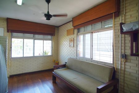 Sala 2 de casa à venda com 3 quartos, 600m² em Bom Jesus, Porto Alegre