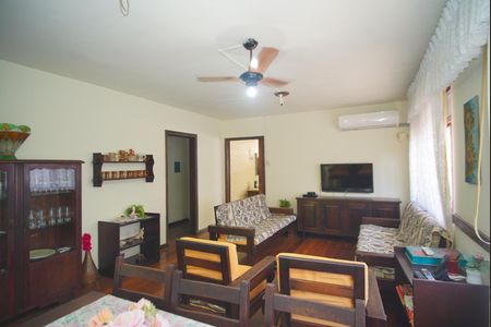 Sala 1 de casa à venda com 3 quartos, 600m² em Bom Jesus, Porto Alegre