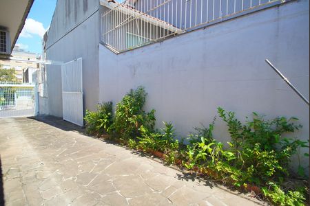 Sala 1 - Vista de casa à venda com 3 quartos, 600m² em Bom Jesus, Porto Alegre