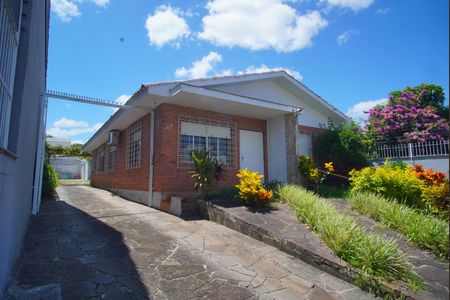 Casa à venda com 600m², 3 quartos e 3 vagasFachada Interna