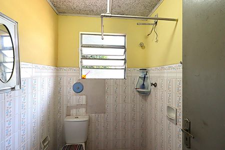 Casa à venda com 160m², 3 quartos e 3 vagasSalão de festa - Banheiro